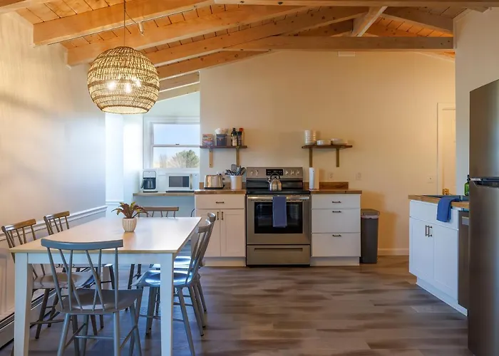Top Floor Condo W/ Ocean Views Admirals Quarters