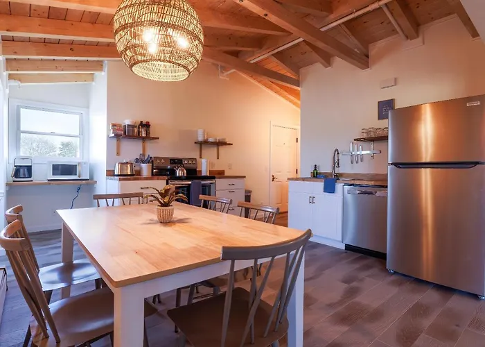 Top Floor Condo W/ Ocean Views Admirals Quarters